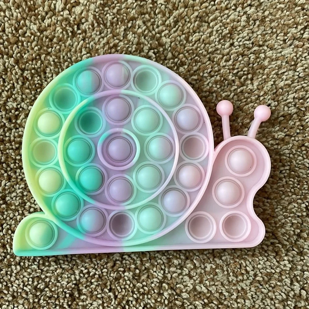 3 Plastic Fidgets